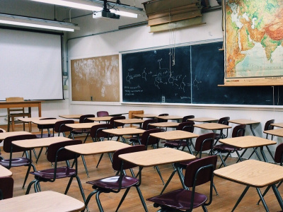В США учительница занялась интимом с учеником в пустом классе
