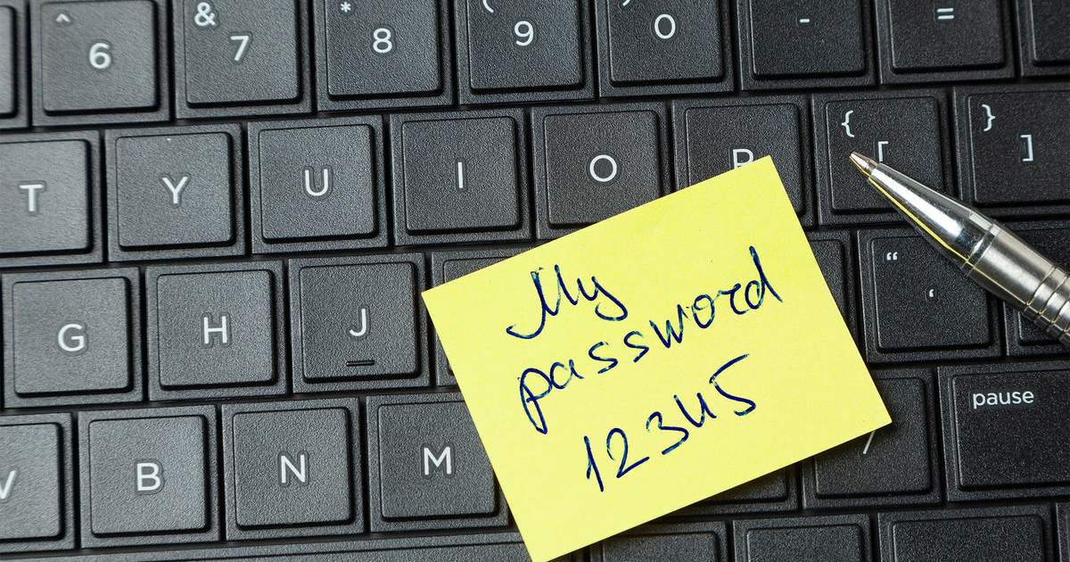 Password 21. Записать пароль на бумажке. Напоминание на компьютер. Клавиатура утечки. Стикеры напоминалки на рабочем компьютере Windows.