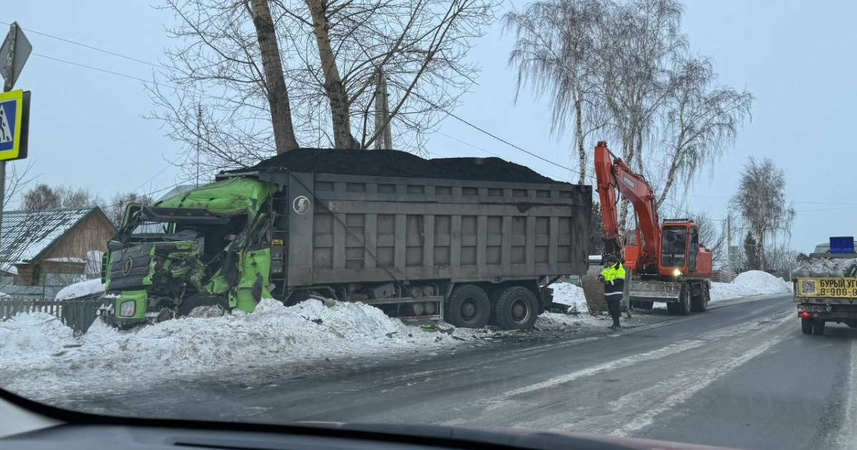 В нижнем новгороде упала фура