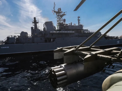 Новый удар: ВСУ атаковали российский десантный корабль в Черном море