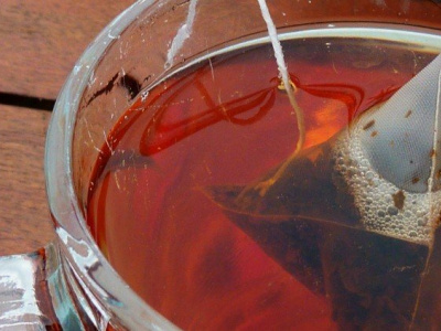 Россиян предупредили об опасности частого заваривания чая в пакетиках
