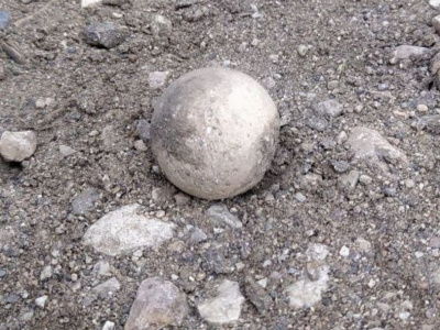 В Крыму начали находить странные металлические шары