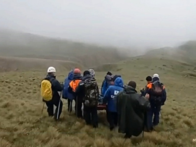 Повредившего ногу альпиниста эвакуировали с горы в Ингушетии