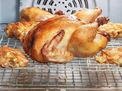 Курица запечется с неописуемо вкусной корочкой: секреты приготовления