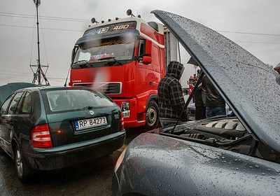 В Киеве раскрыли судьбу прорвавшихся на грузовике в Венгрию украинцев
