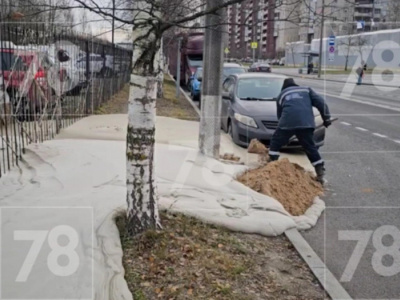 В Питере из-под земли вырвалась странная субстанция